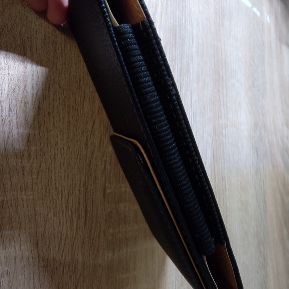 Leather phone holder with belt clip - Picture 6 of 6